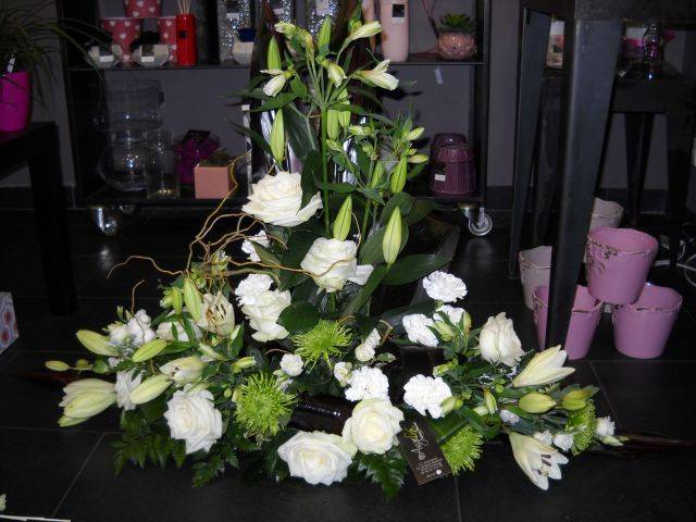 bouquet blanc et feuille